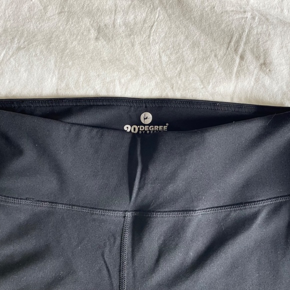 Black Capri length 90 Degree by Reflex leggings. Size L - Picture 3 of 4